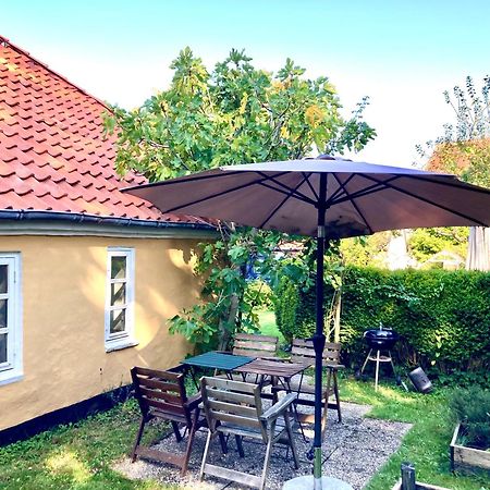 Den Gamle Skomager Hytte Ved Slotssoen 그라스텐 외부 사진