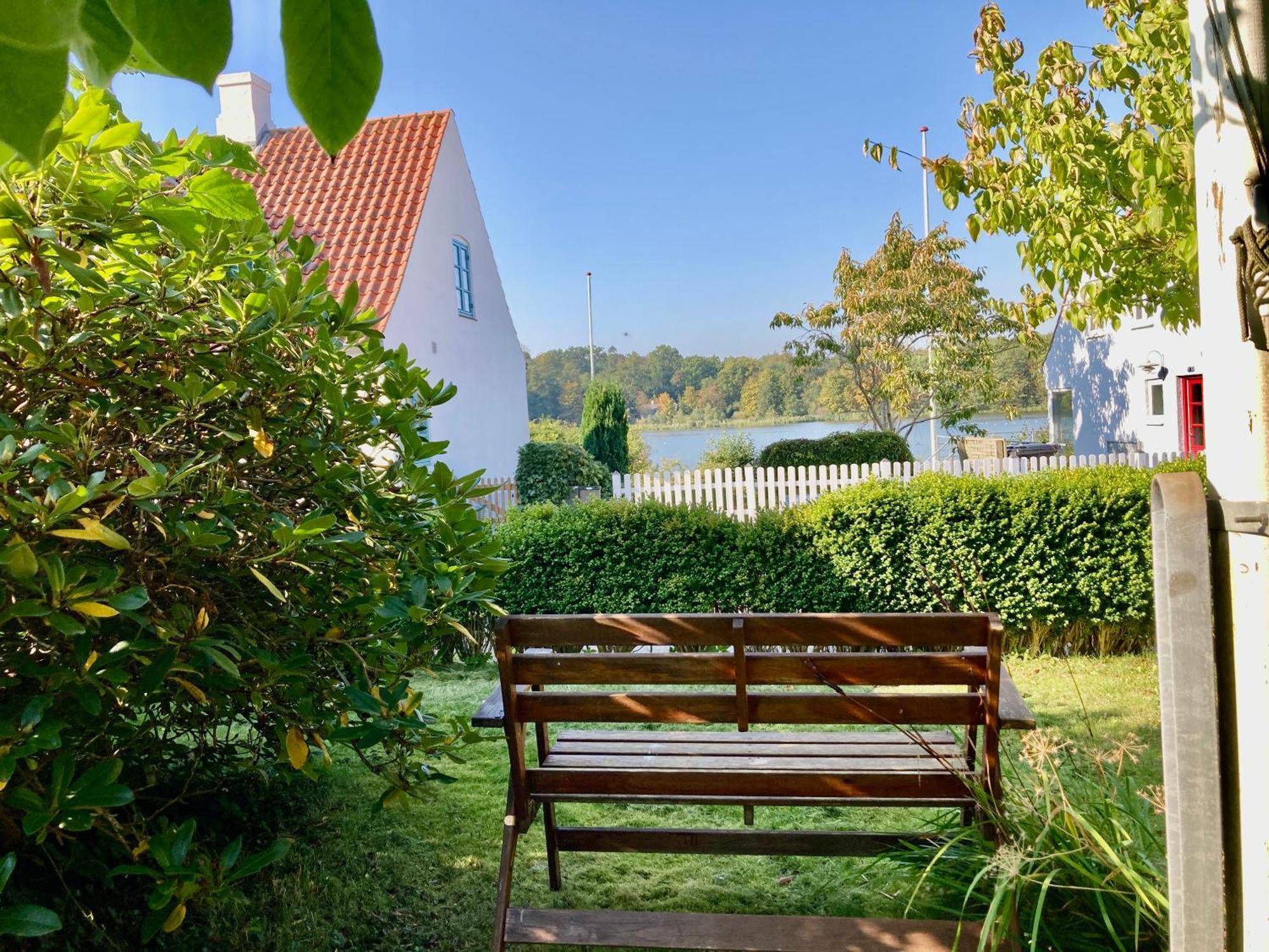 Den Gamle Skomager Hytte Ved Slotssoen 그라스텐 외부 사진